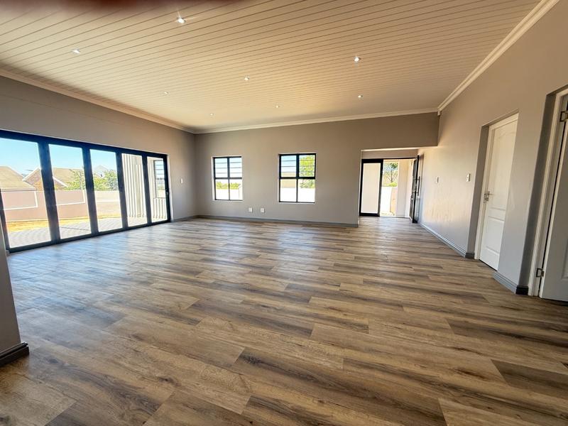 3 Bedroom Property for Sale in Tafelzicht Western Cape